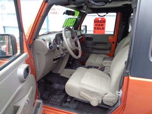 Used 2010 Jeep Wrangler Mountain image 4