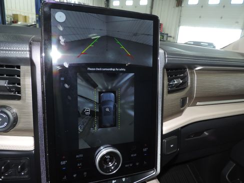 Used 2023 Ford Expedition Limited image 51