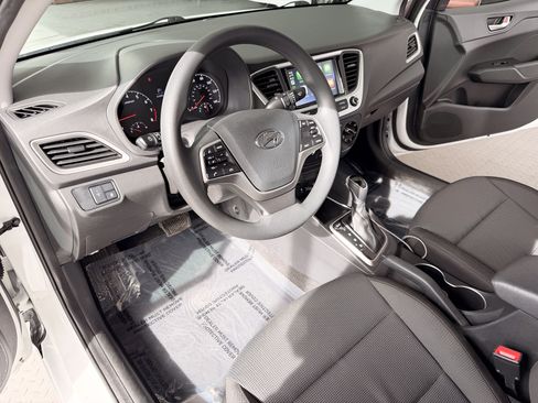 Used 2022 Hyundai Accent SEL image 7