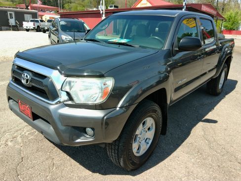 Used 2014 Toyota Tacoma SR5 image 8
