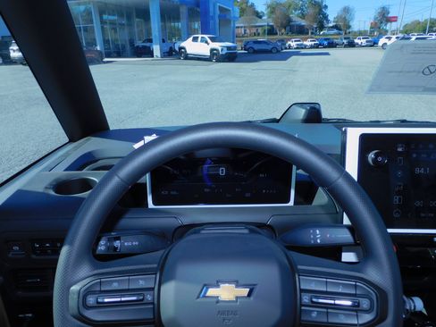 New 2025 Chevrolet Brightdrop 400 image 2