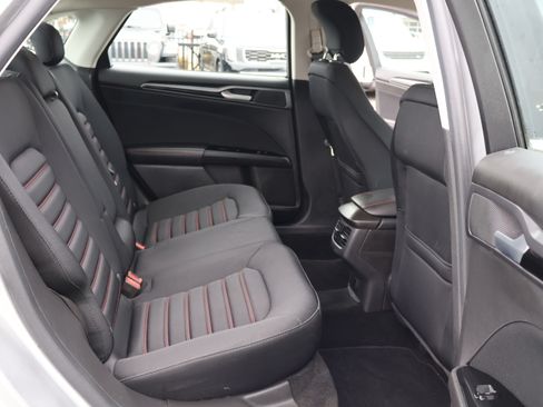 Used 2013 Ford Fusion SE image 14