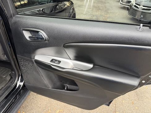 Used 2015 Dodge Journey SE image 13