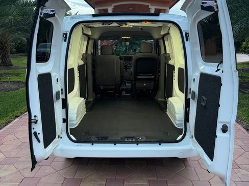 Used 2020 Nissan NV200 SV image 6
