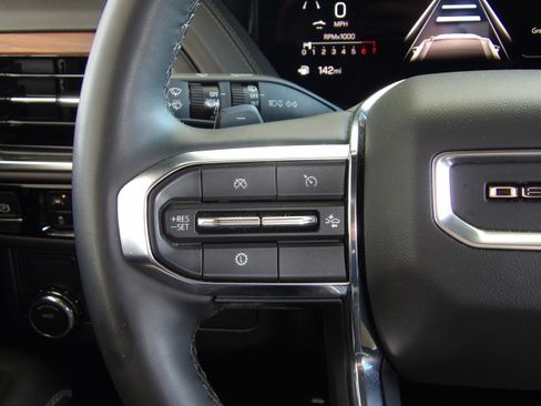 Used 2025 GMC Yukon XL Denali image 33