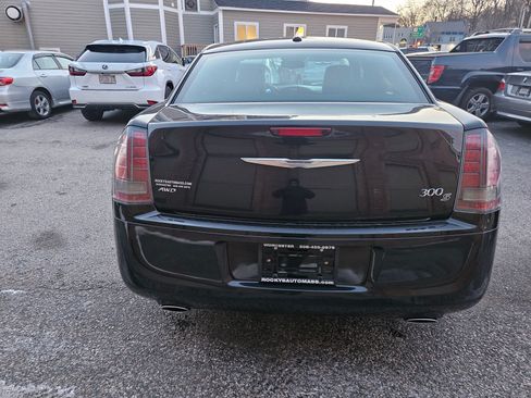 Used 2014 Chrysler 300 S image 5