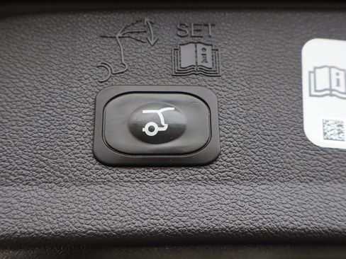 Used 2019 Ford Escape Titanium image 38