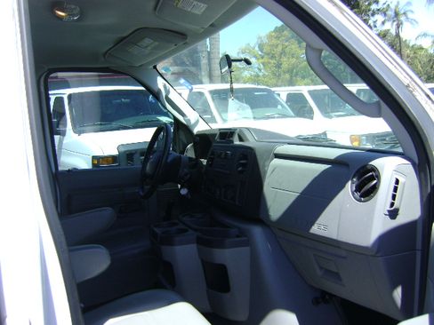 Used 2011 Ford E-350 and Econoline 350 Super Duty Wagon RWD image 11