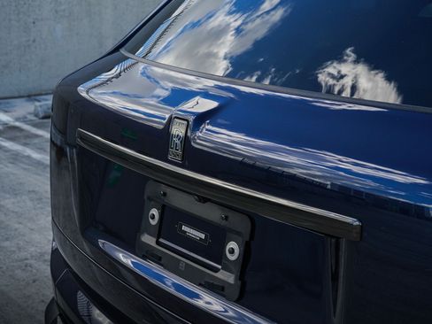 Used 2022 Rolls-Royce Cullinan Black Badge image 10