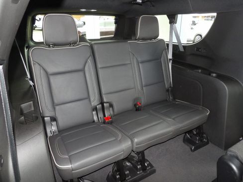 Used 2024 GMC Yukon XL 2WD SLT image 22