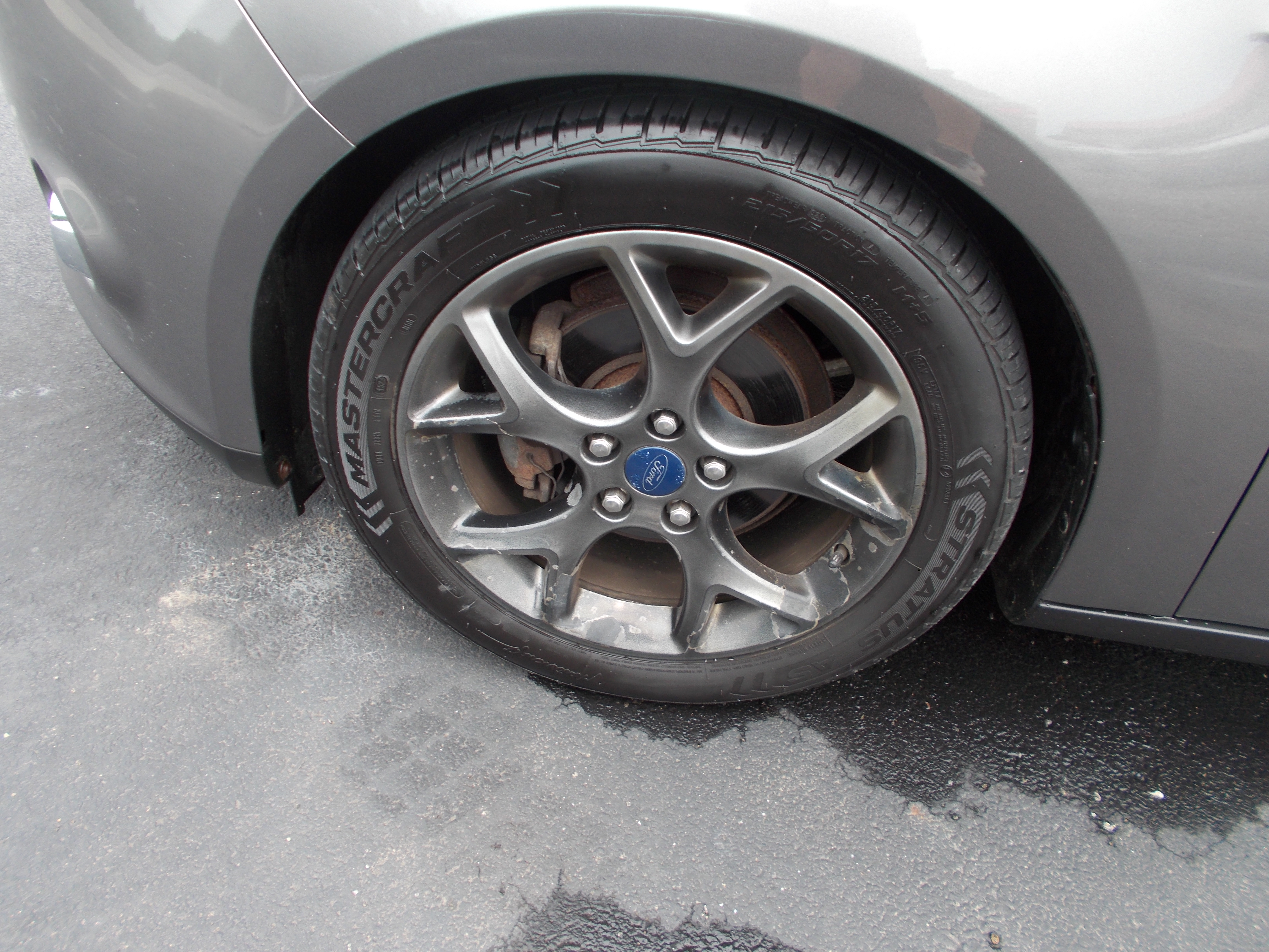 Used 2014 Ford Focus SE Hatchback FWD image 9