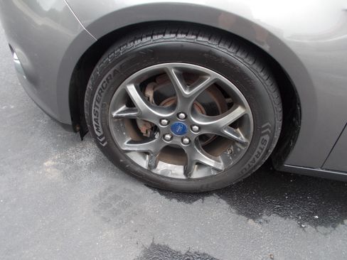 Used 2014 Ford Focus SE Hatchback FWD image 9