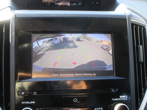 Used 2021 Subaru Crosstrek 2.0i Premium image 5