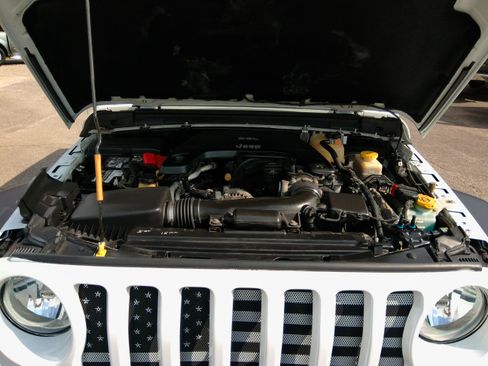 Used 2018 Jeep Wrangler Unlimited Sport image 67