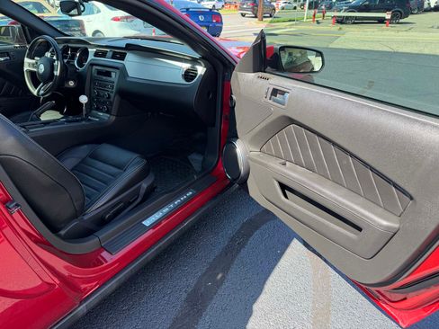 Used 2010 Ford Mustang GT Premium RWD image 19