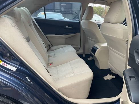 Used 2014 Toyota Camry LE image 19
