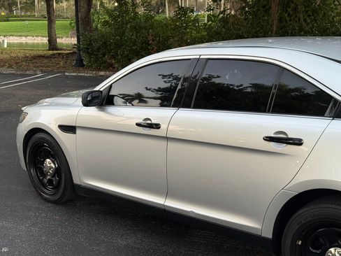 Used 2016 Ford Taurus image 33