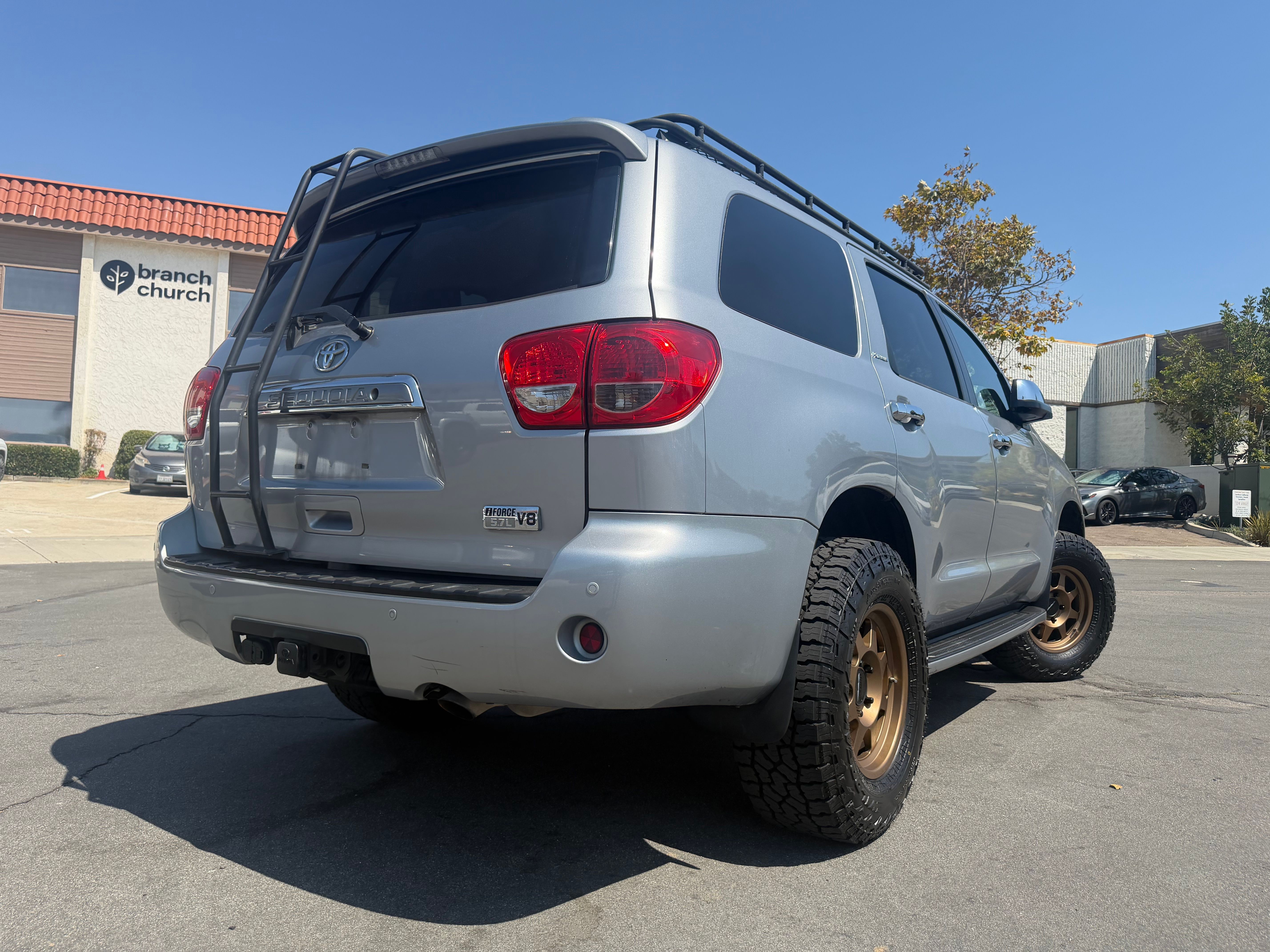 Used 2017 Toyota Sequoia Platinum AWD/4WD image 9