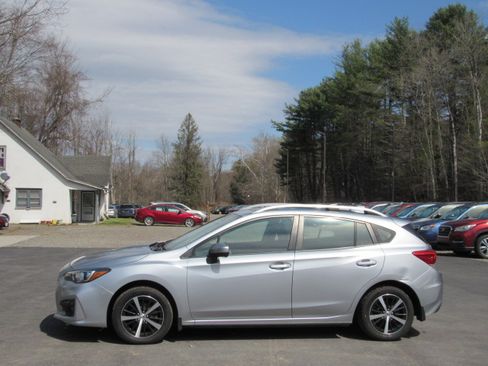 Used 2019 Subaru Impreza 2.0i Sport Premium image 3