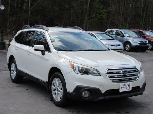 Used 2015 Subaru Outback 2.5i Premium AWD/4WD image 12