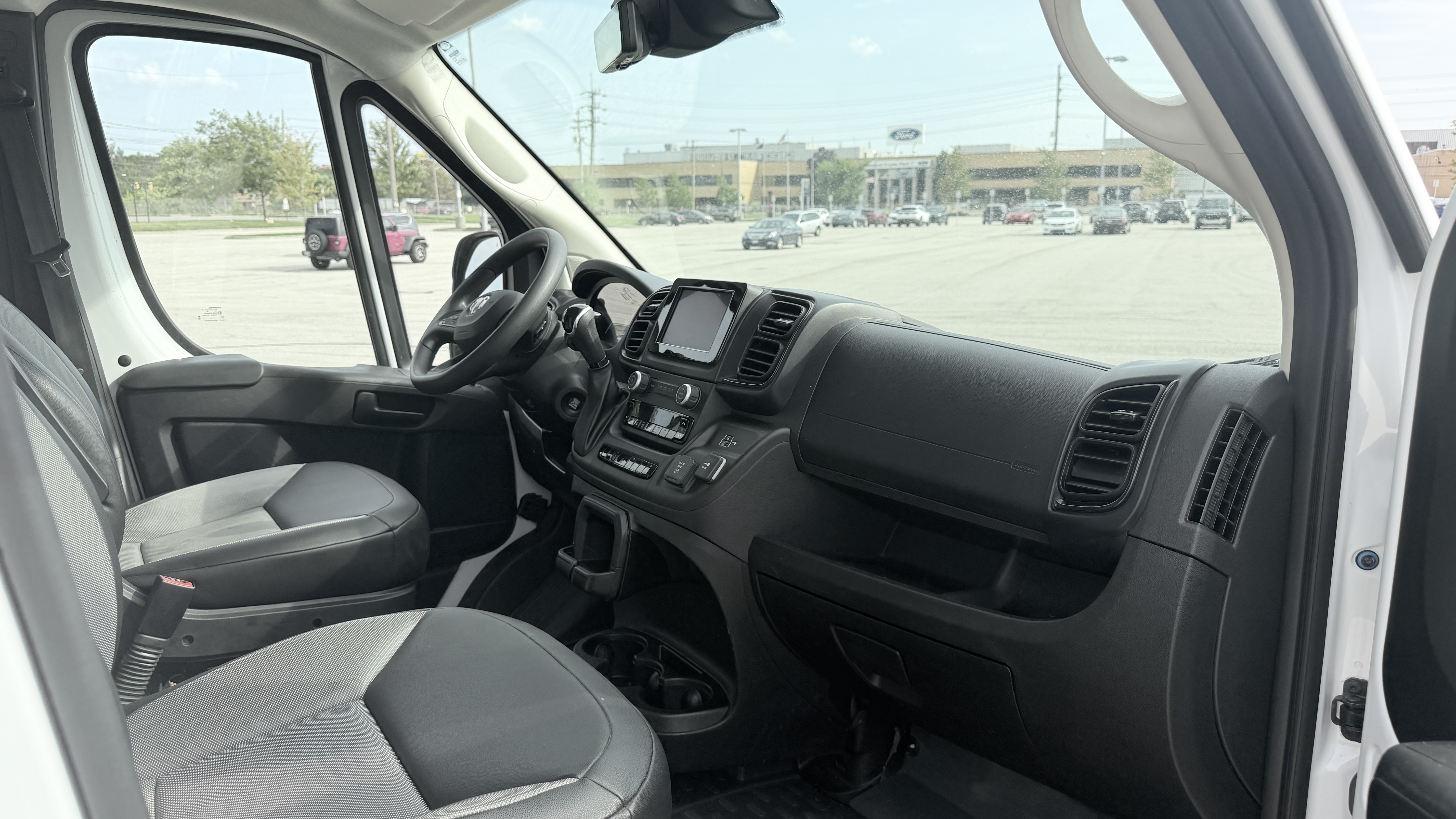 Used 2024 RAM ProMaster 2500 159 High Roof FWD image 11