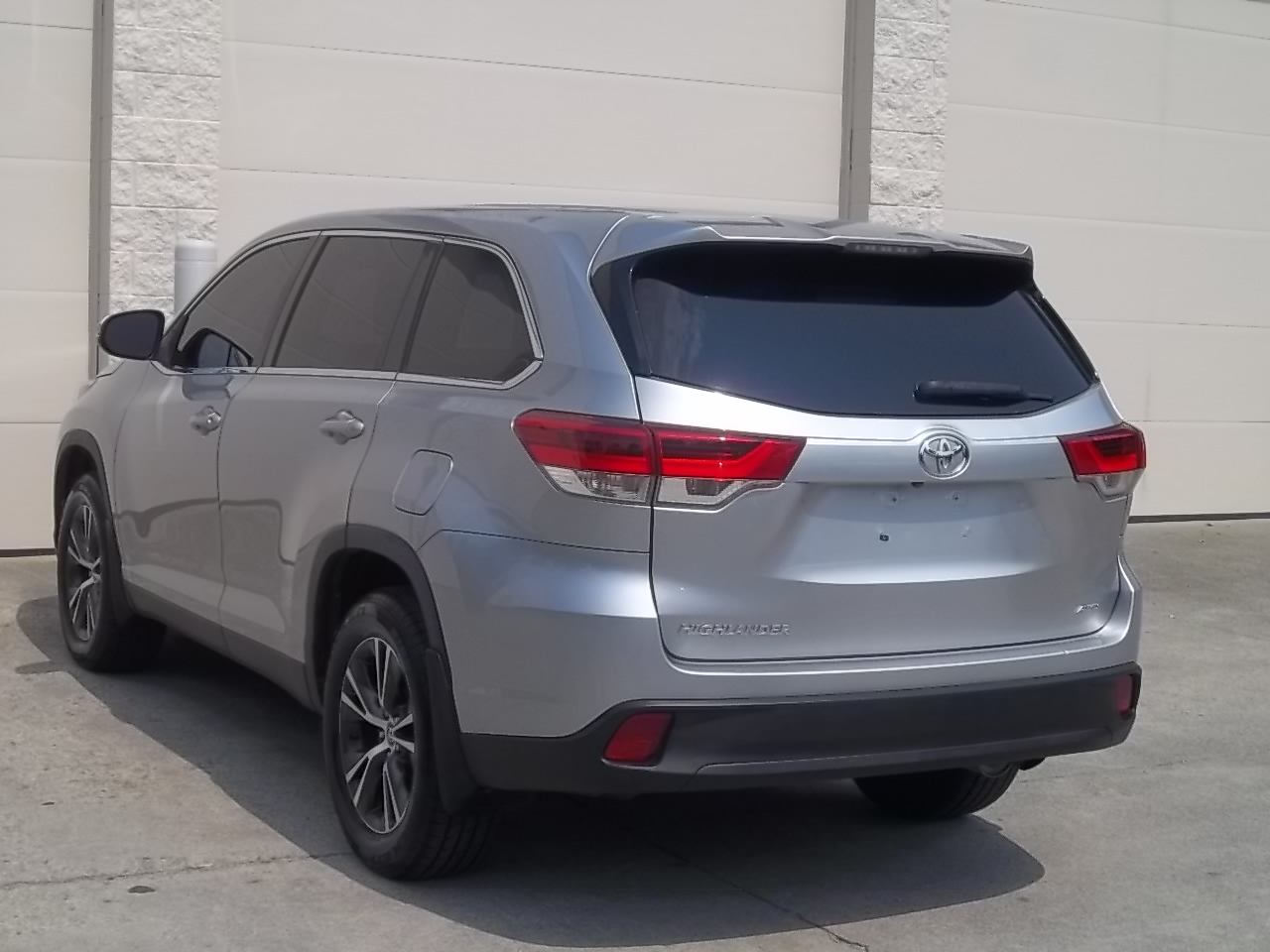 Used 2019 Toyota Highlander AWD V6 image 6
