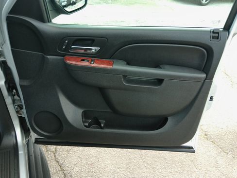 Used 2012 Chevrolet Tahoe LT image 29