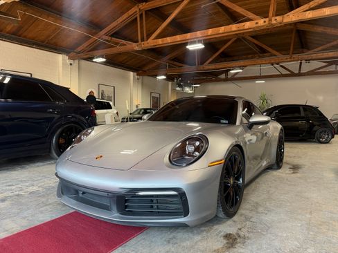 Used 2021 Porsche 911 Carrera Coupe 2D RWD image 1