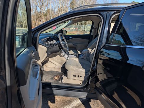 Used 2016 Ford Escape SE image 4