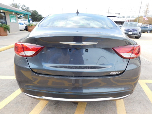 Used 2016 Chrysler 200 Limited FWD image 5