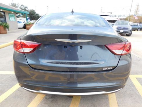 Used 2016 Chrysler 200 Limited image 5