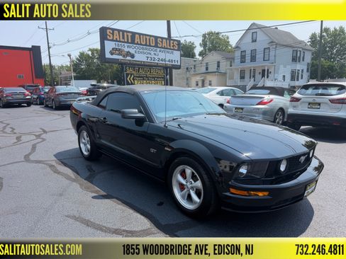 Used 2007 Ford Mustang GT Convertible RWD image 1