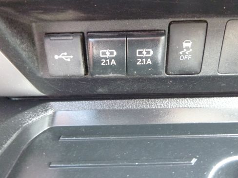 Used 2021 Toyota Tundra TRD Sport AWD/4WD image 30