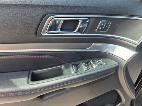 Used 2018 Ford Explorer Sport image 14