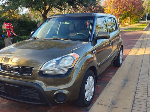 Used 2013 Kia Soul image 1