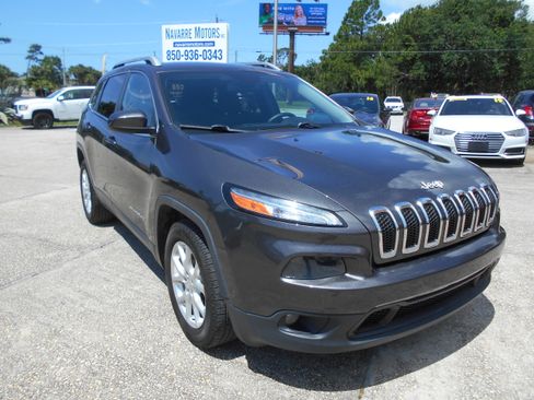 Used 2015 Jeep Cherokee FWD Latitude image 3