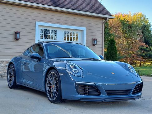 Used 2017 Porsche 911 Carrera 4S image 9