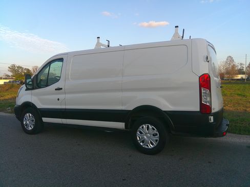 Used 2019 Ford Transit 150 XL image 6