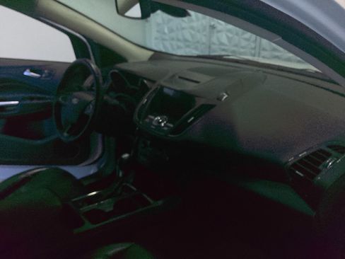 Used 2018 Ford Escape Titanium image 12