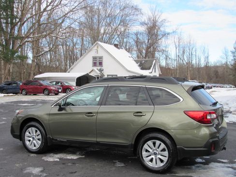 Used 2019 Subaru Outback 2.5i Premium image 6