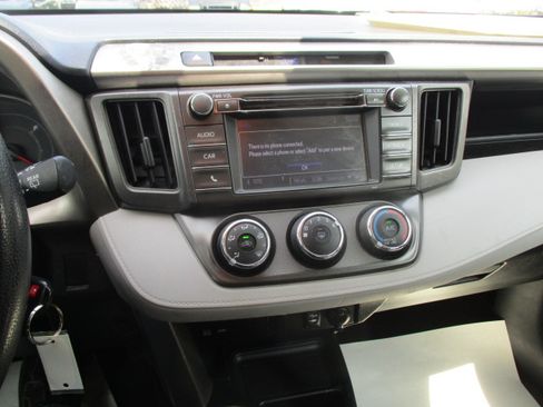 Used 2014 Toyota RAV4 AWD LE image 42