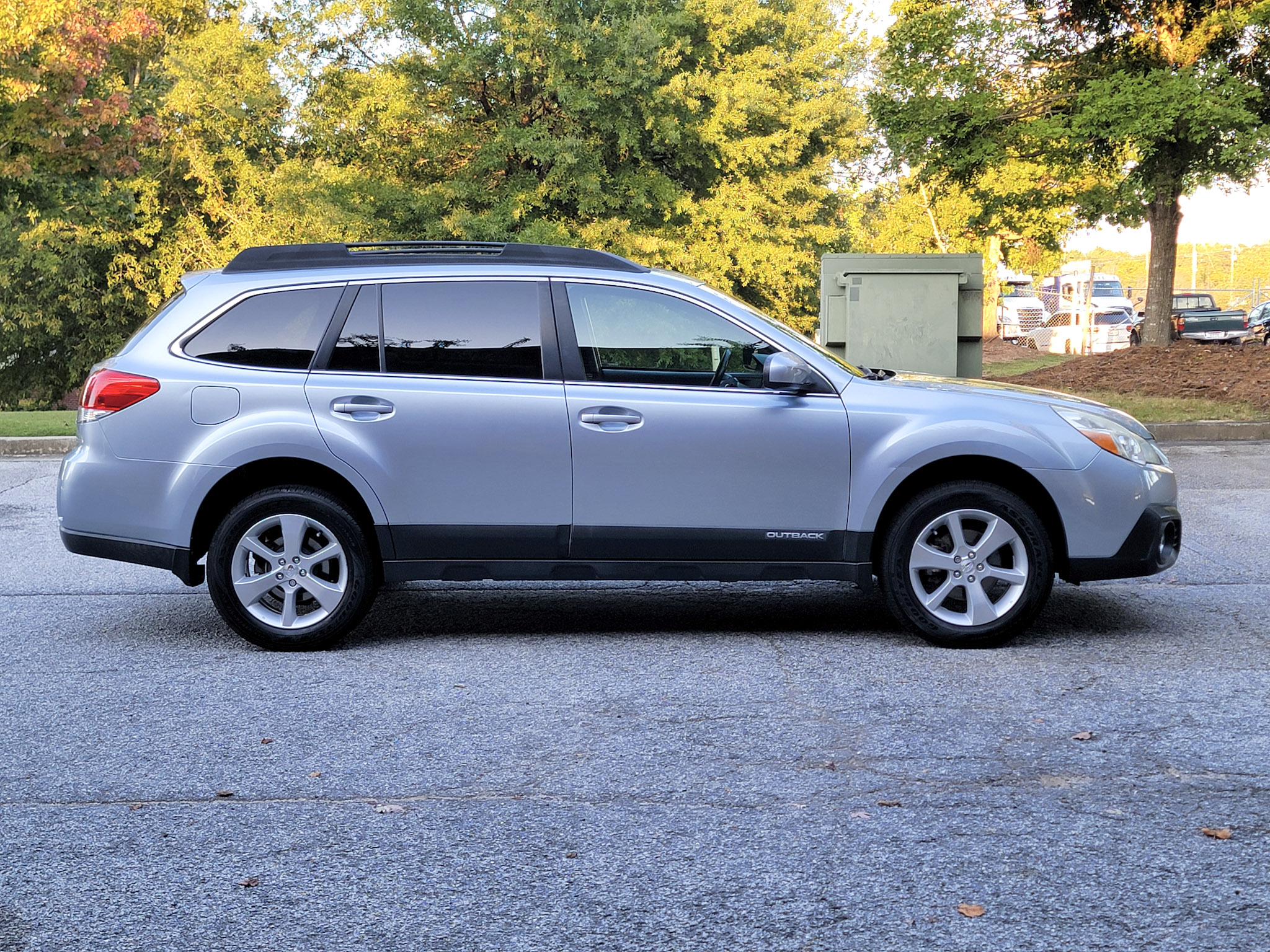 Used 2013 Subaru Outback 2.5i Limited AWD/4WD image 7