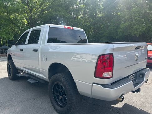 Used 2014 RAM 1500 4x4 Crew Cab ST image 3
