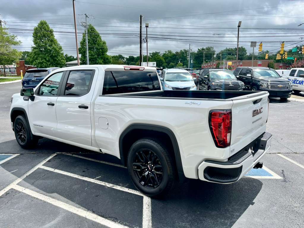 Used 2024 GMC Sierra 1500 4x4 Crew Cab Pro image 2