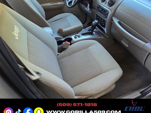 Used 2007 Jeep Liberty 4WD Sport image 19