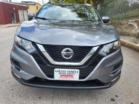 Used 2022 Nissan Rogue Sport SV image 1