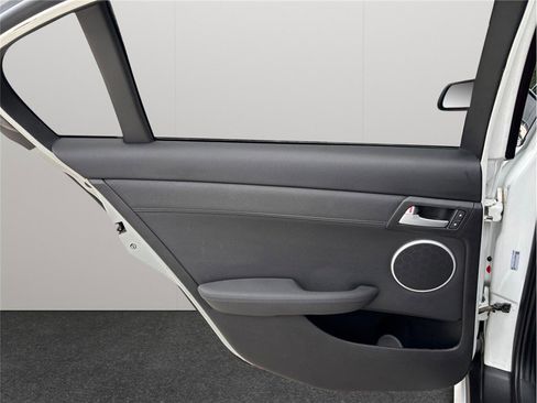 Used 2009 Pontiac G8 GT image 30