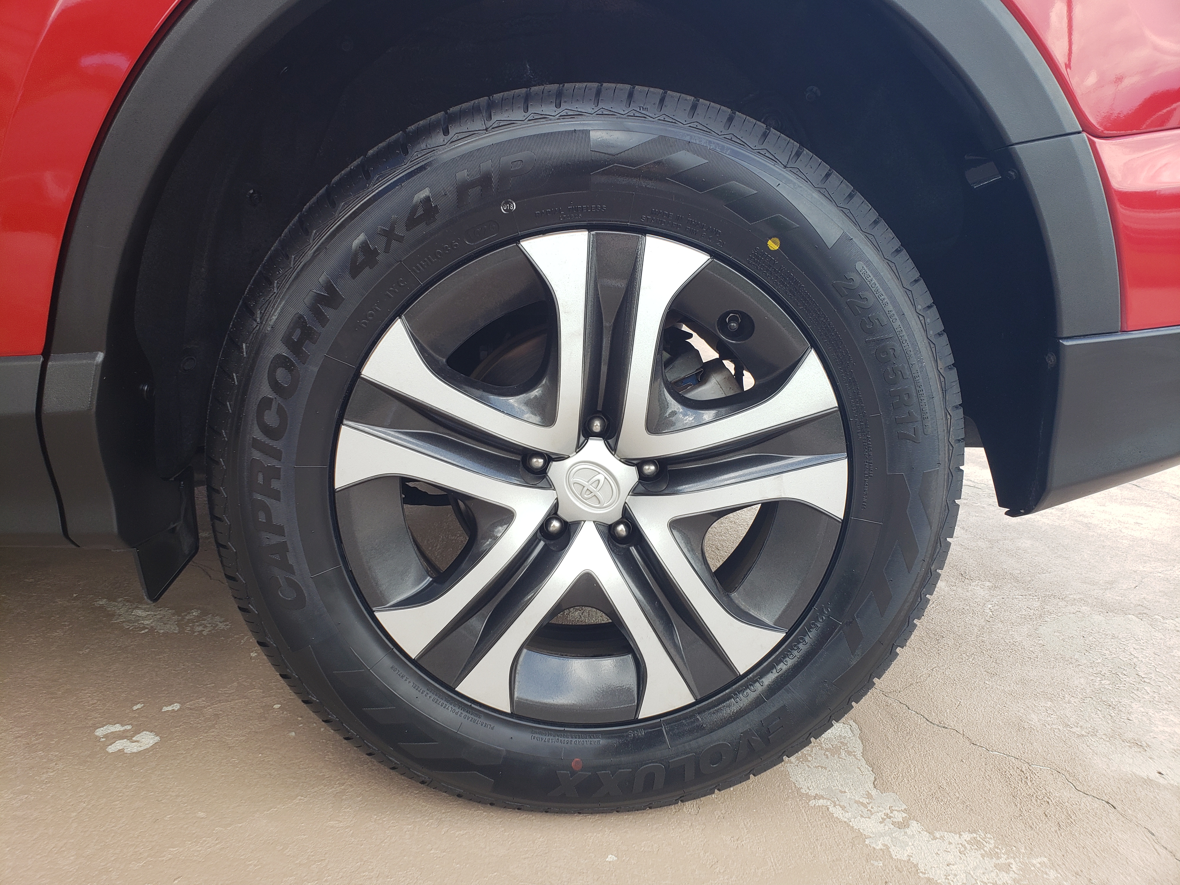 Used 2017 Toyota RAV4 FWD LE image 8