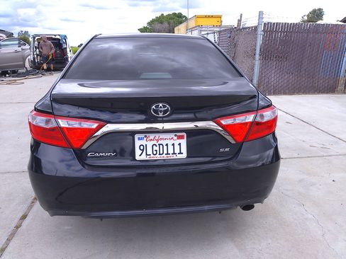 Used 2015 Toyota Camry SE Sedan FWD image 6