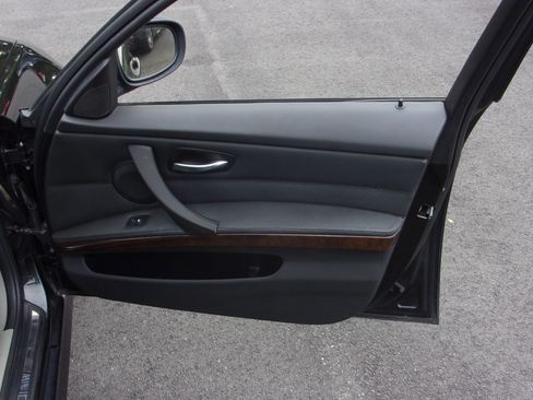 Used 2011 BMW 328i xDrive Sedan AWD/4WD image 30